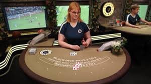 Live casino games section on 2882 with table and dealer games